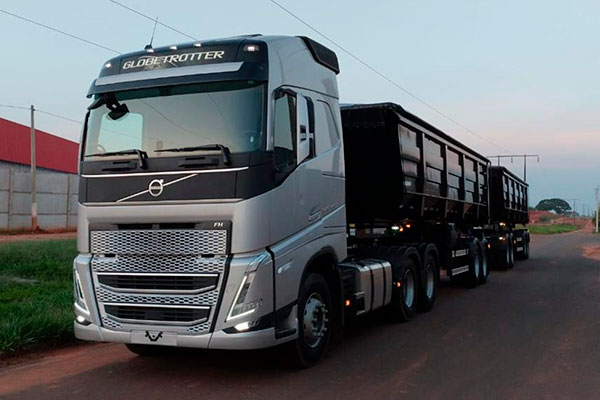 Imagem do caminhão Volvo FH 540 6x4